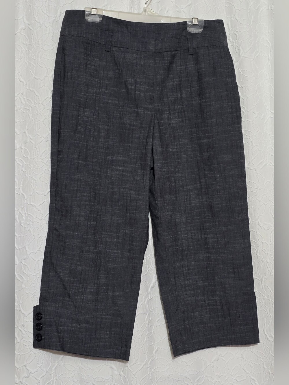 Harvé Benard Capri Pants Women Gray w/Side Buttons On Leg  Size 14